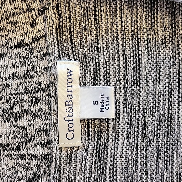 Size small women's cardigan - Picture 2 of 7